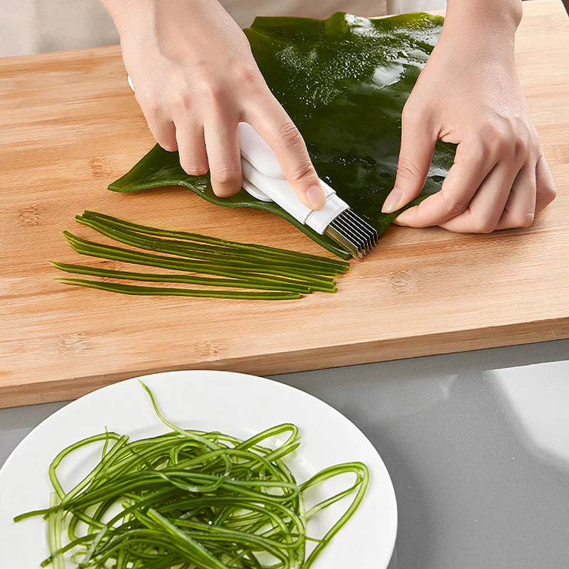3 in 1 Multifunctional Rotary Paring Knife - Image 5