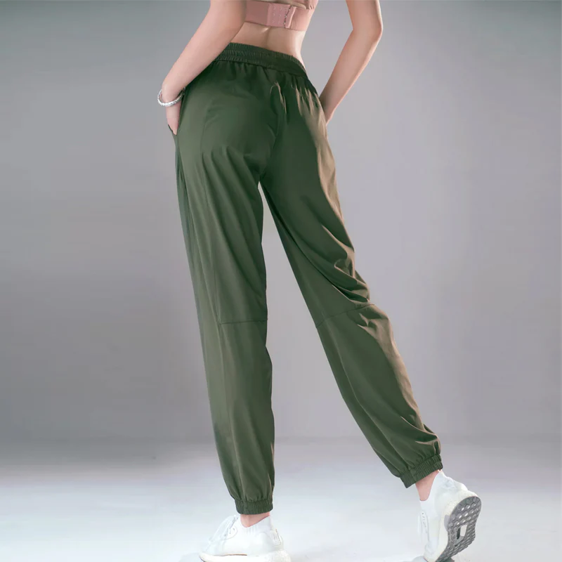 All-Day Wayfarer Mid-Rise Cropped Jogger - Image 9