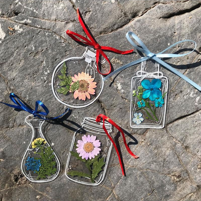 Beautiful Transparent Dried Flower Bookmarks - Image 3