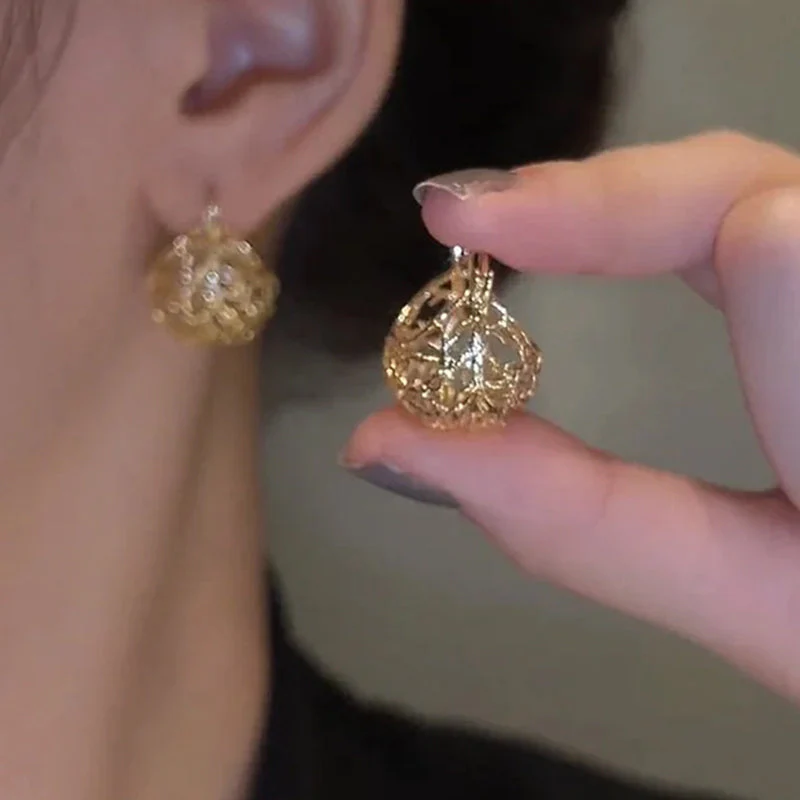 Fashion Cutout Earrings - Image 6
