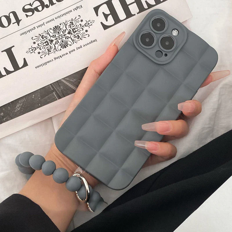 Frosted Pearl Bracelet Case for iPhone - Image 7