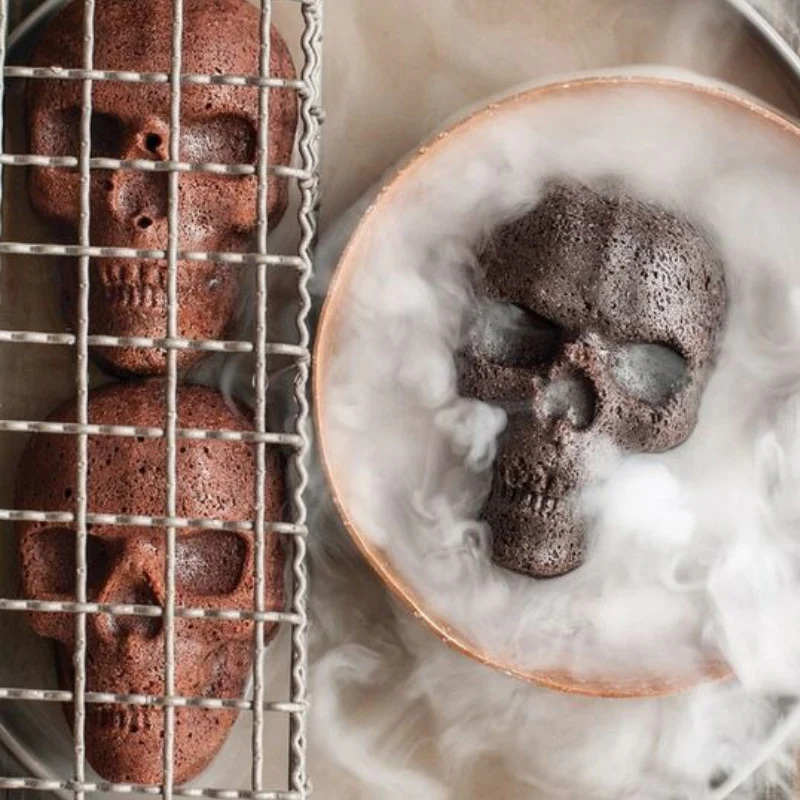 Halloween Skull Cake Mold - Image 6
