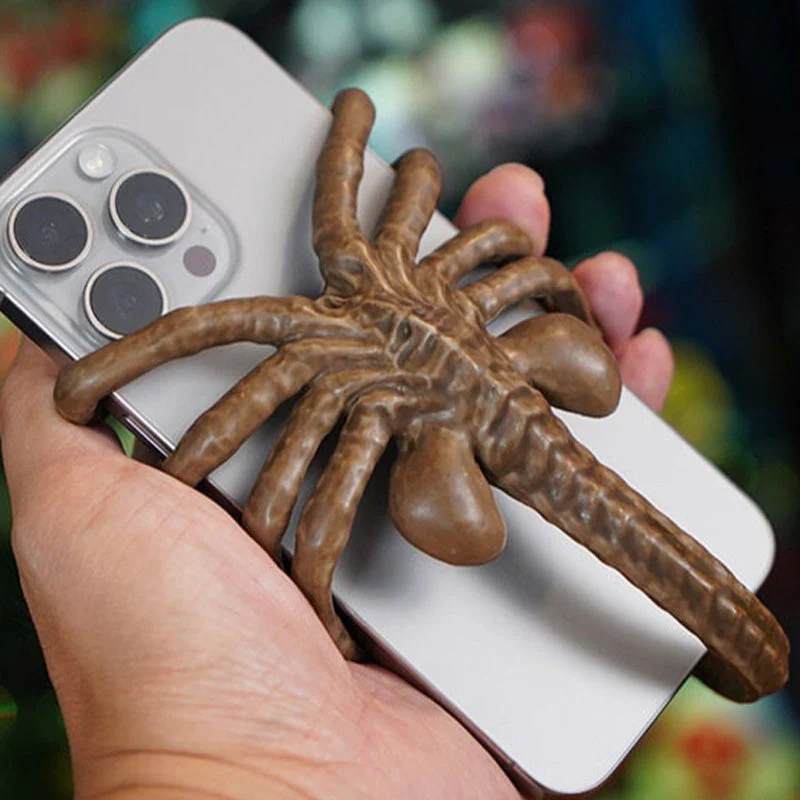 Horrible Facehugger Phone Holder - Image 2