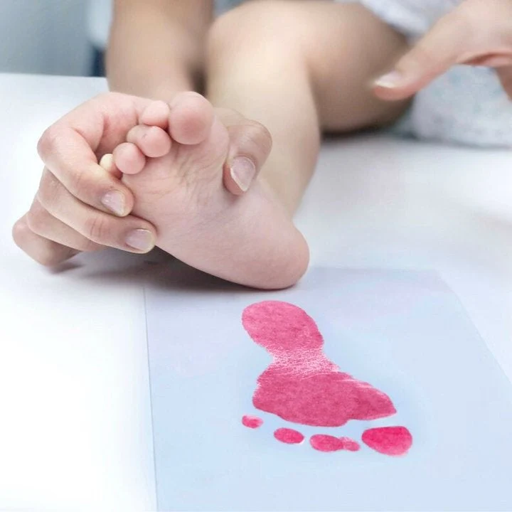 Ink Pad for Baby Handprints and Footprints - Image 8