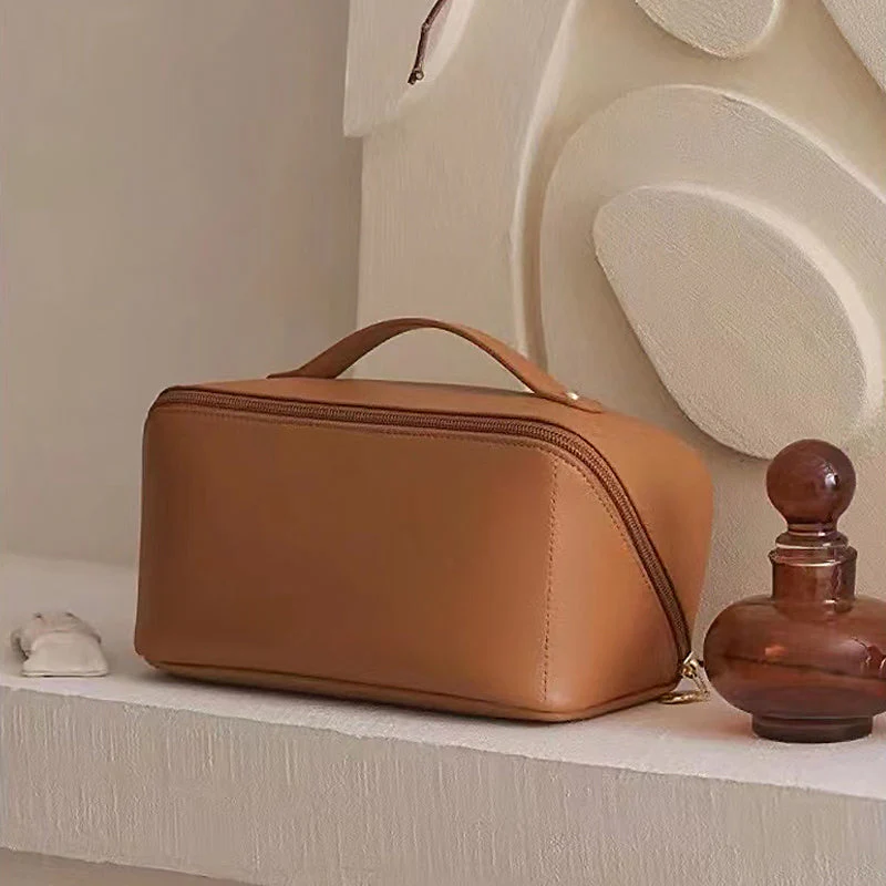 Large-capacity Travel Cosmetic Bag - Image 10