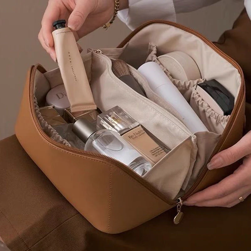 Large-capacity Travel Cosmetic Bag - Image 7