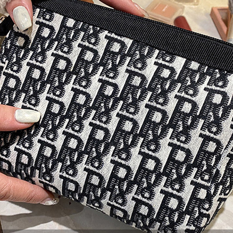 Portable Leopard Print Makeup Bag - Image 7