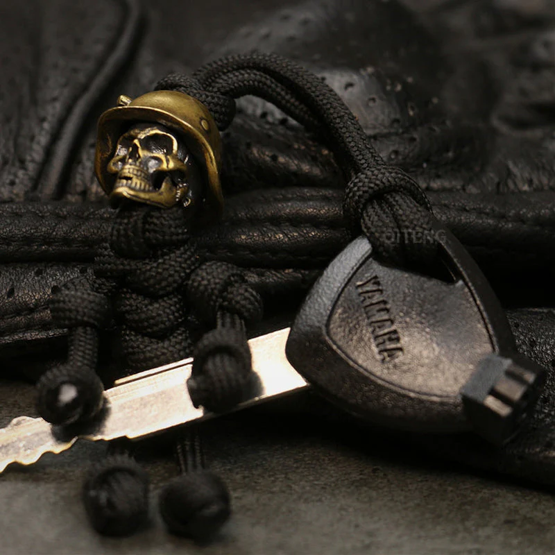 Skeleton Soldier Paracord Keychain - Image 4