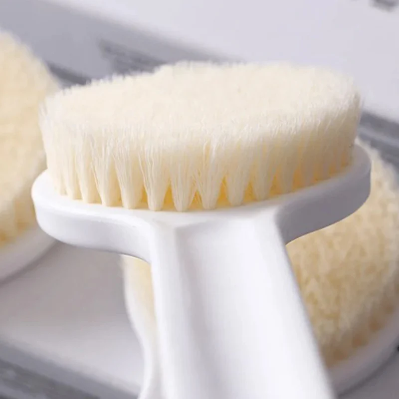 Soft-bristled Bath Brush - Image 4