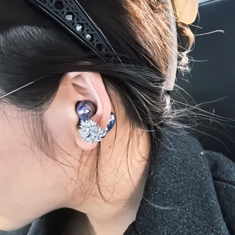 Sparkling Butterfly Bow Clips for Earbuds - Image 15
