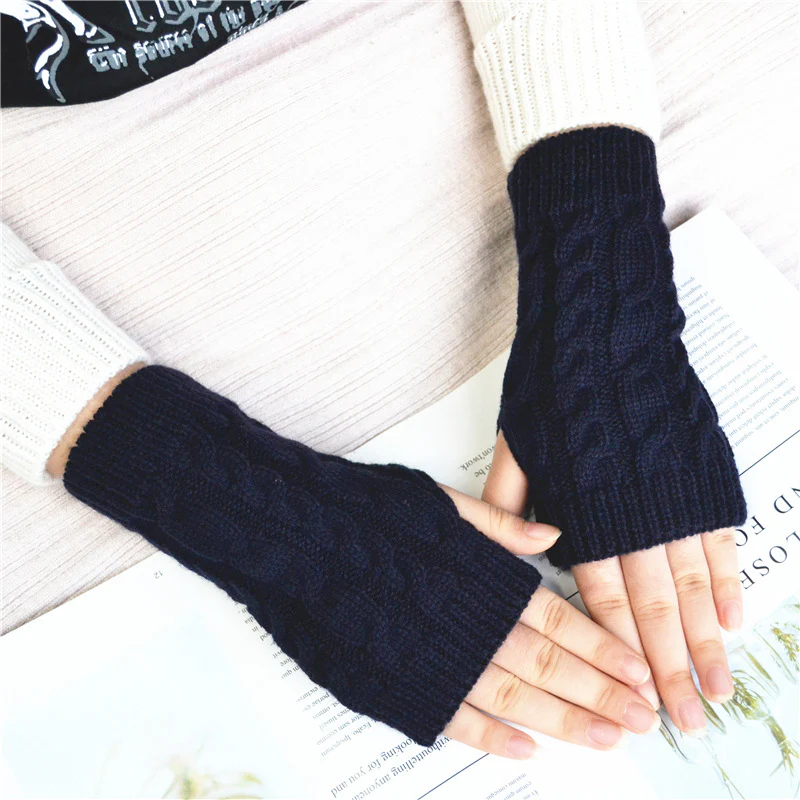 Stylish Woolen Gloves - Image 11