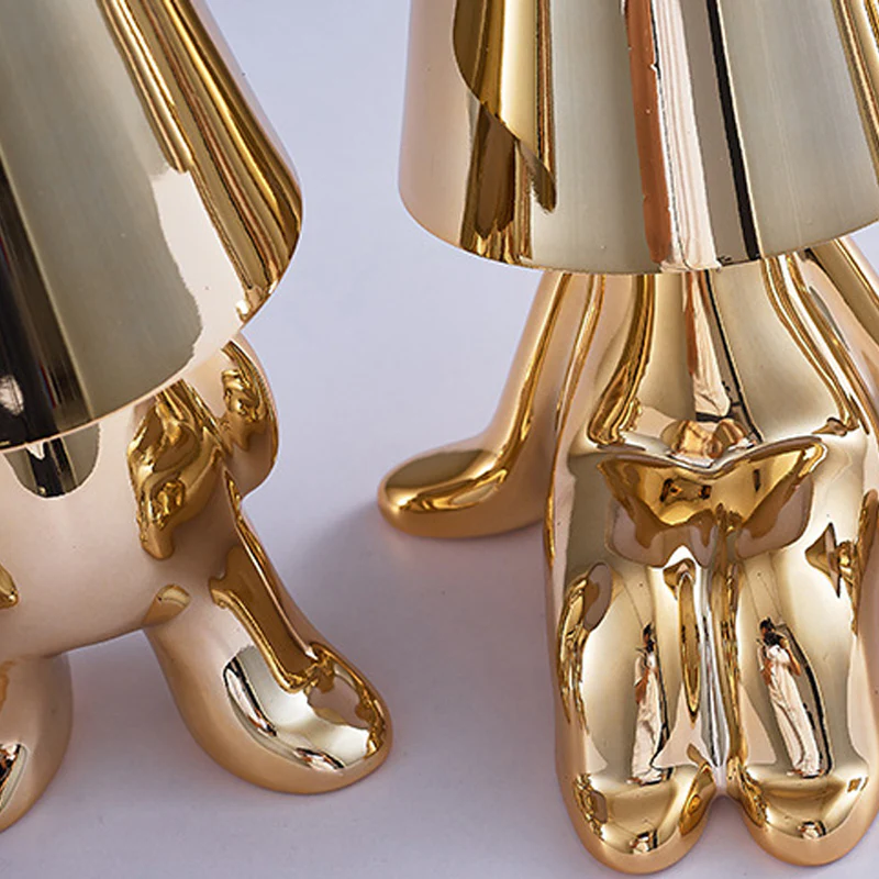 Thinker Little Golden Man Table Lamp - Image 9
