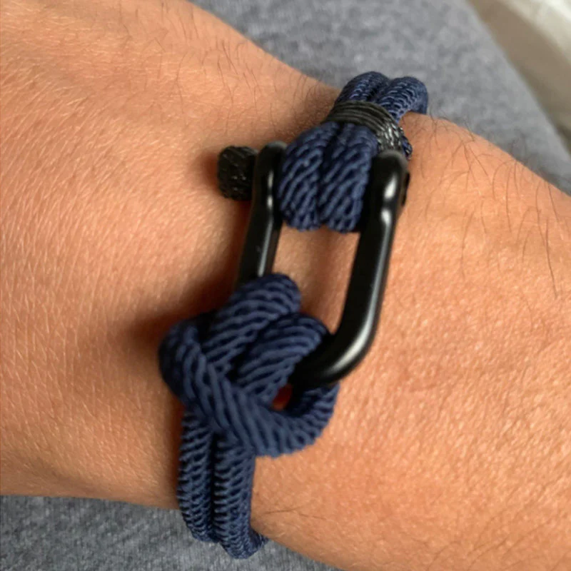 U-shaped Buckle Nylon Braided Bracelet - Image 3