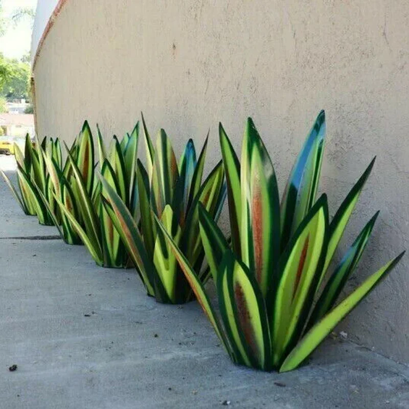 Waterproof Solar Garden Agave Lamp Decoration - Image 2