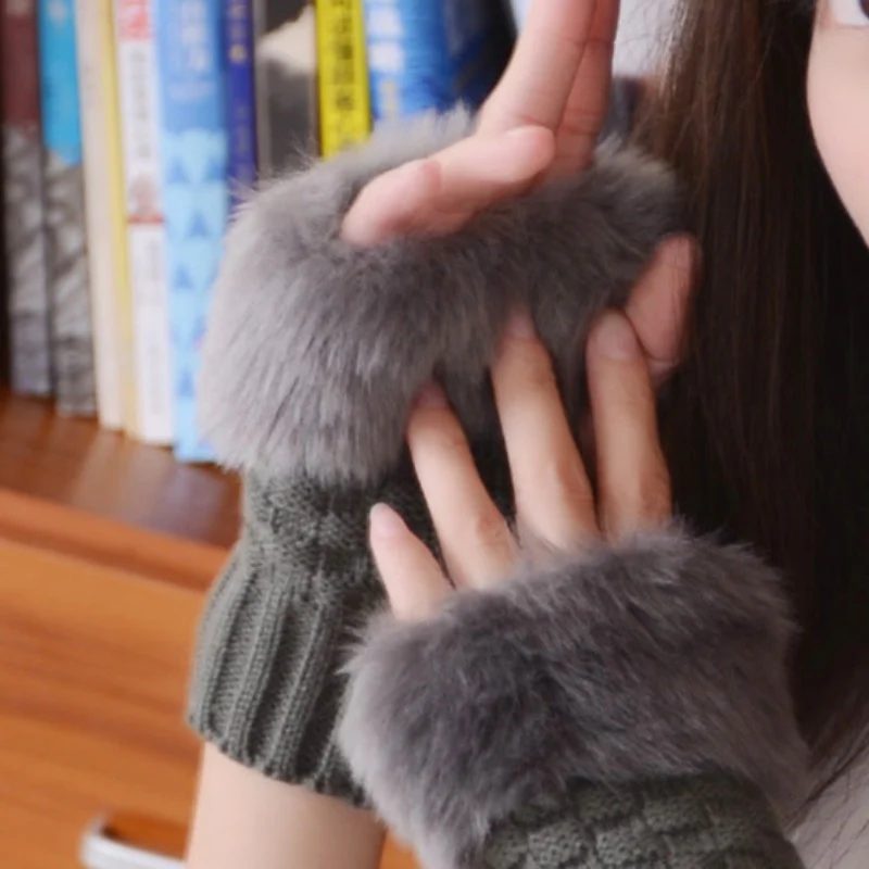 Winter Fur Gloves - Image 5