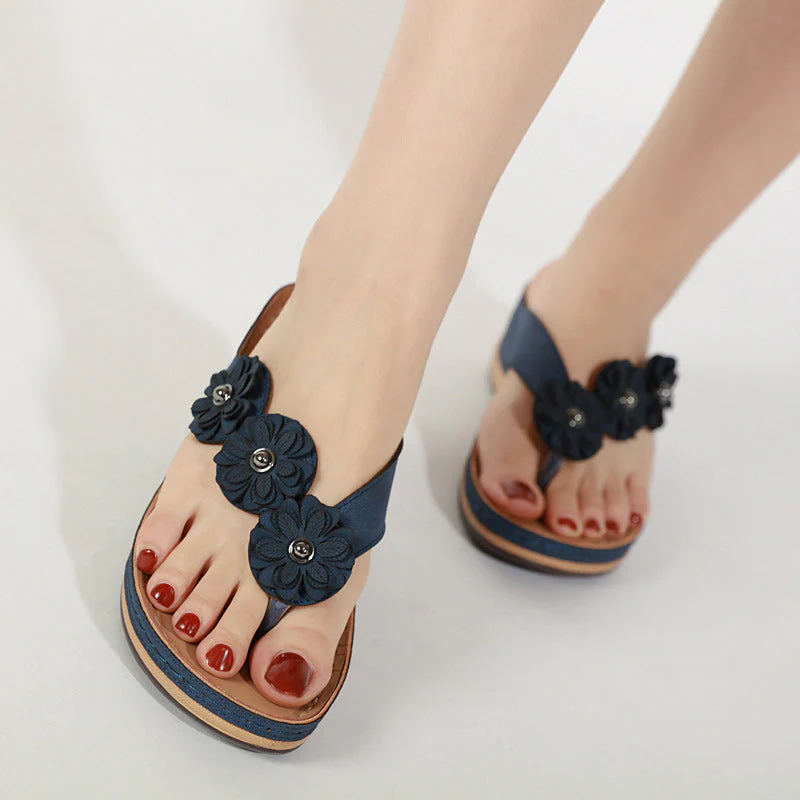 Women's Lightweight Flowers Clip Toe Sandals - Image 2