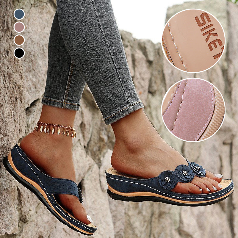 Women's Lightweight Flowers Clip Toe Sandals - Image 4