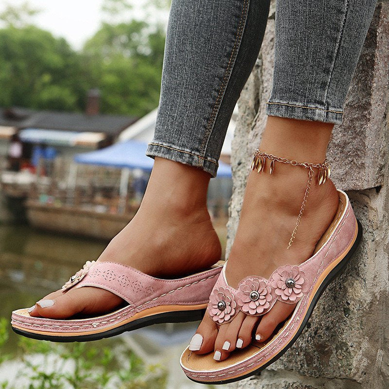 Women's Lightweight Flowers Clip Toe Sandals - Image 6