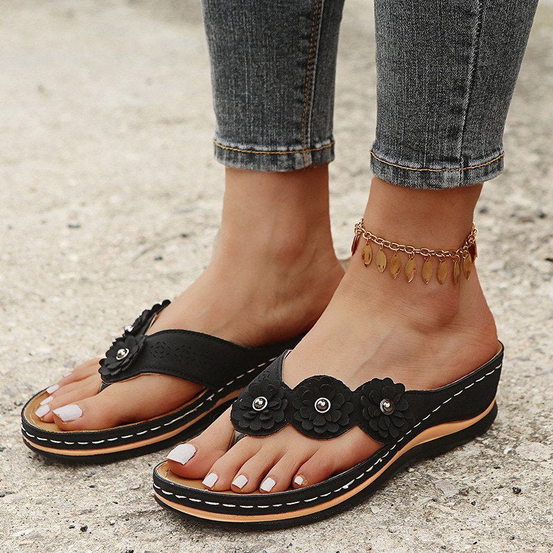 Women's Lightweight Flowers Clip Toe Sandals - Image 7