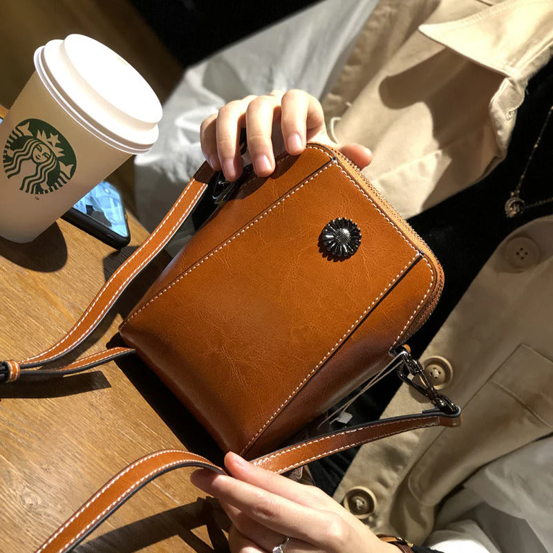 Women's Soft Leather Mobile Phone Bag - Image 6