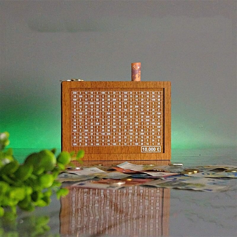 Wooden money box with engraved figures - Image 9